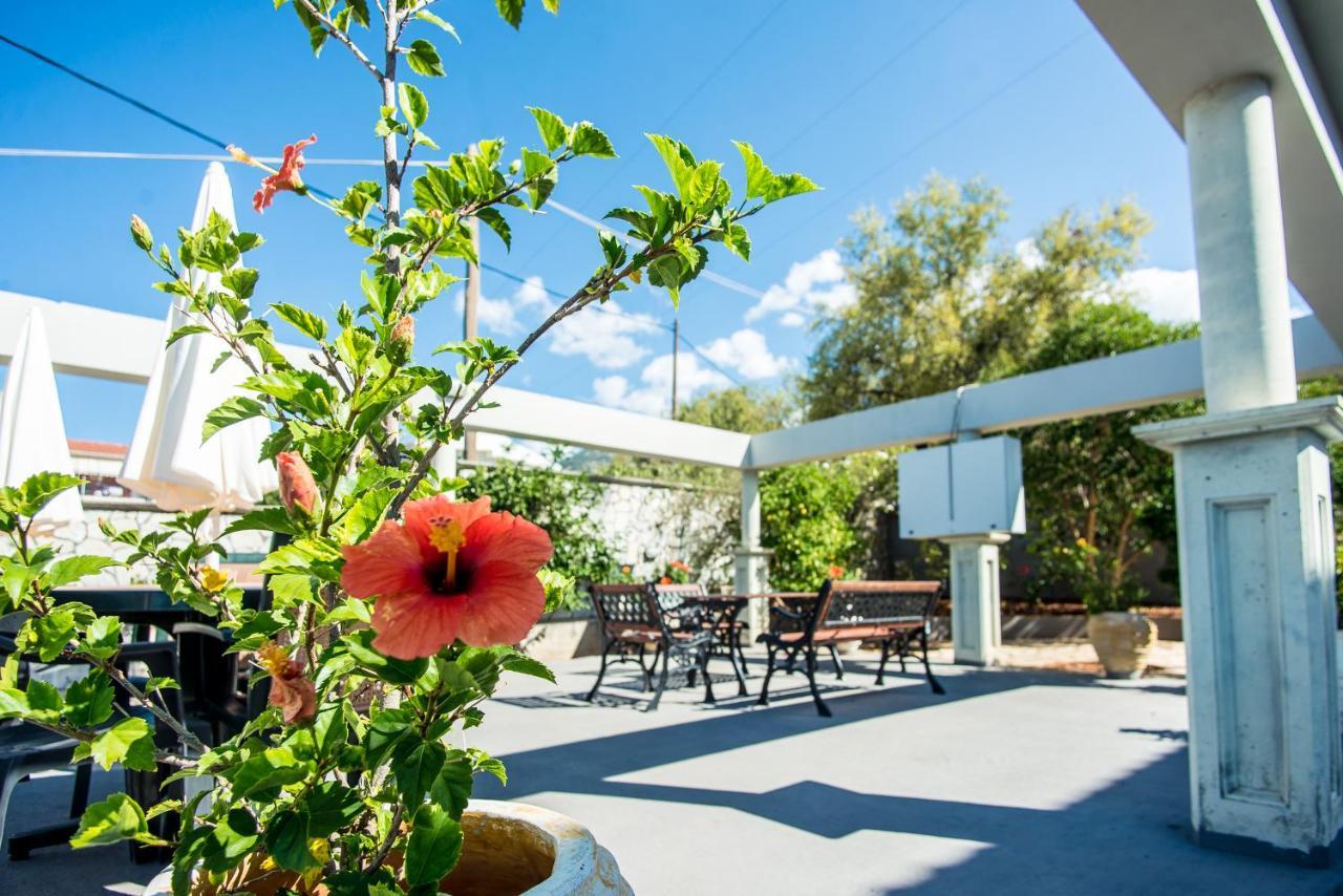 Aristotelis Apartments Razáta Eksteriør bilde