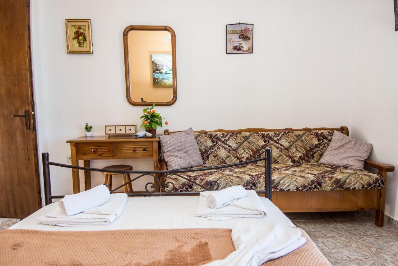 Aristotelis Apartments Razáta Eksteriør bilde
