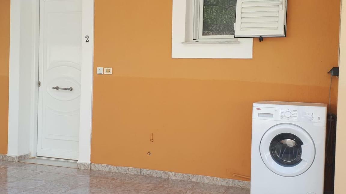Aristotelis Apartments Razáta Eksteriør bilde